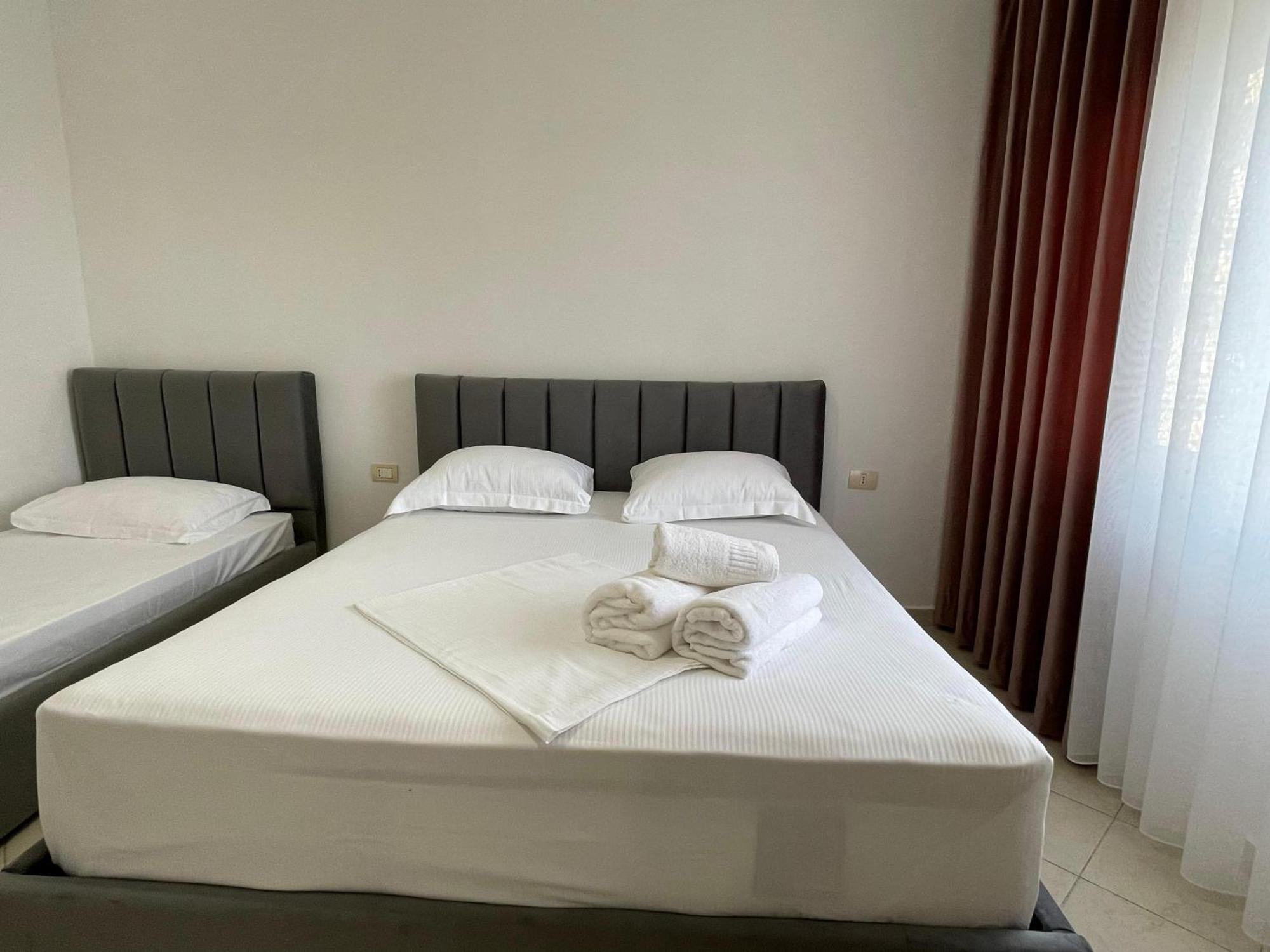 Apartment Klevi *